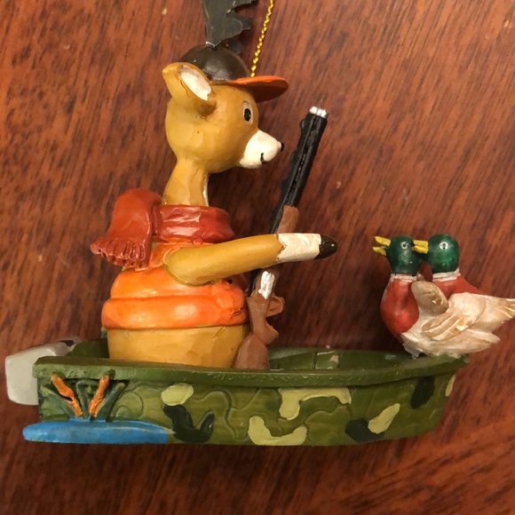 JWM Collection Hunting Ornament “Deer in Boat” - Picture 3 of 14